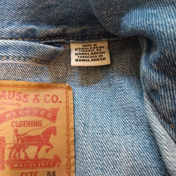 Levis Vintage Distressed Jean Jacket Mens Sz M Button Up Closure Harley Patch - Picture 11 of 12